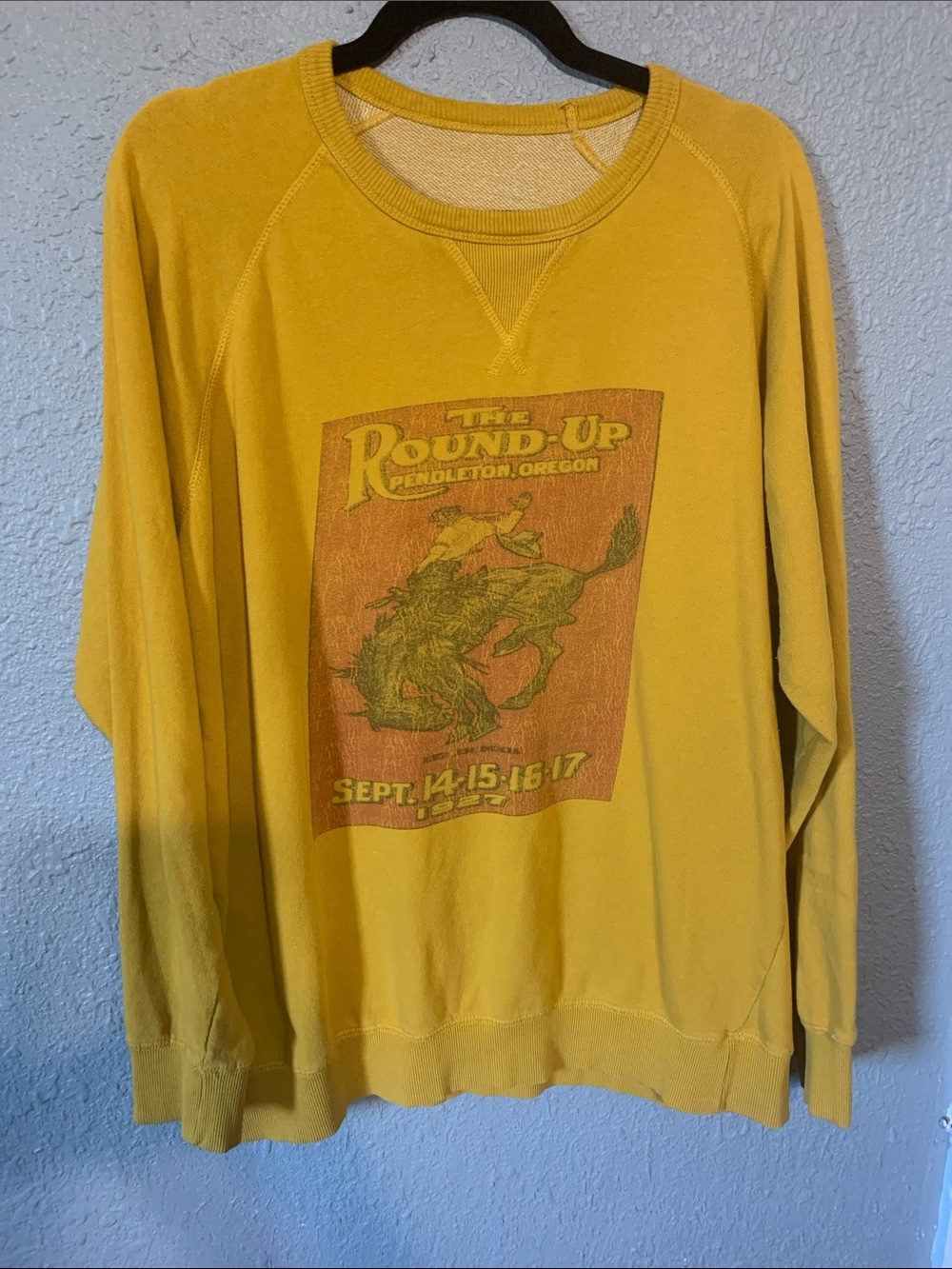 Yellow Mustard crewneck Graphic Sweater sweatshirt cowboy bronc bucking horse xl